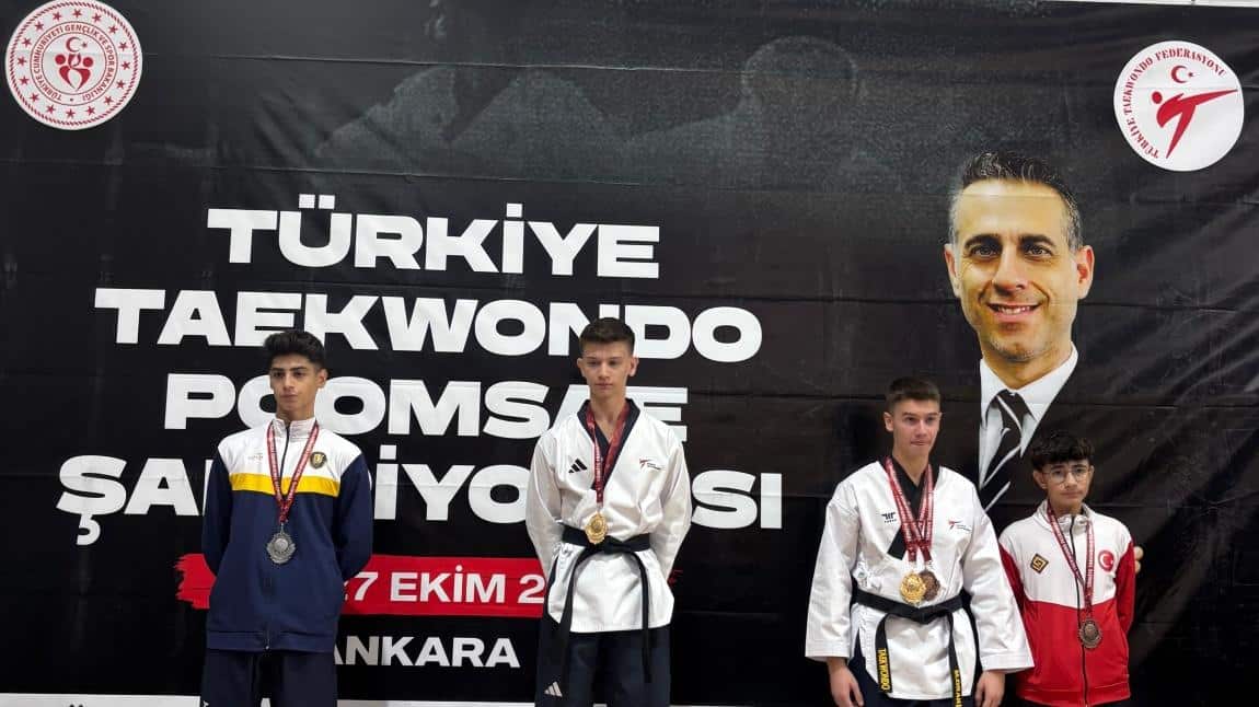 Taekwondo Poomsae Türkiye Şampiyonasında Öğrencimiz Altın Madalya Aldı